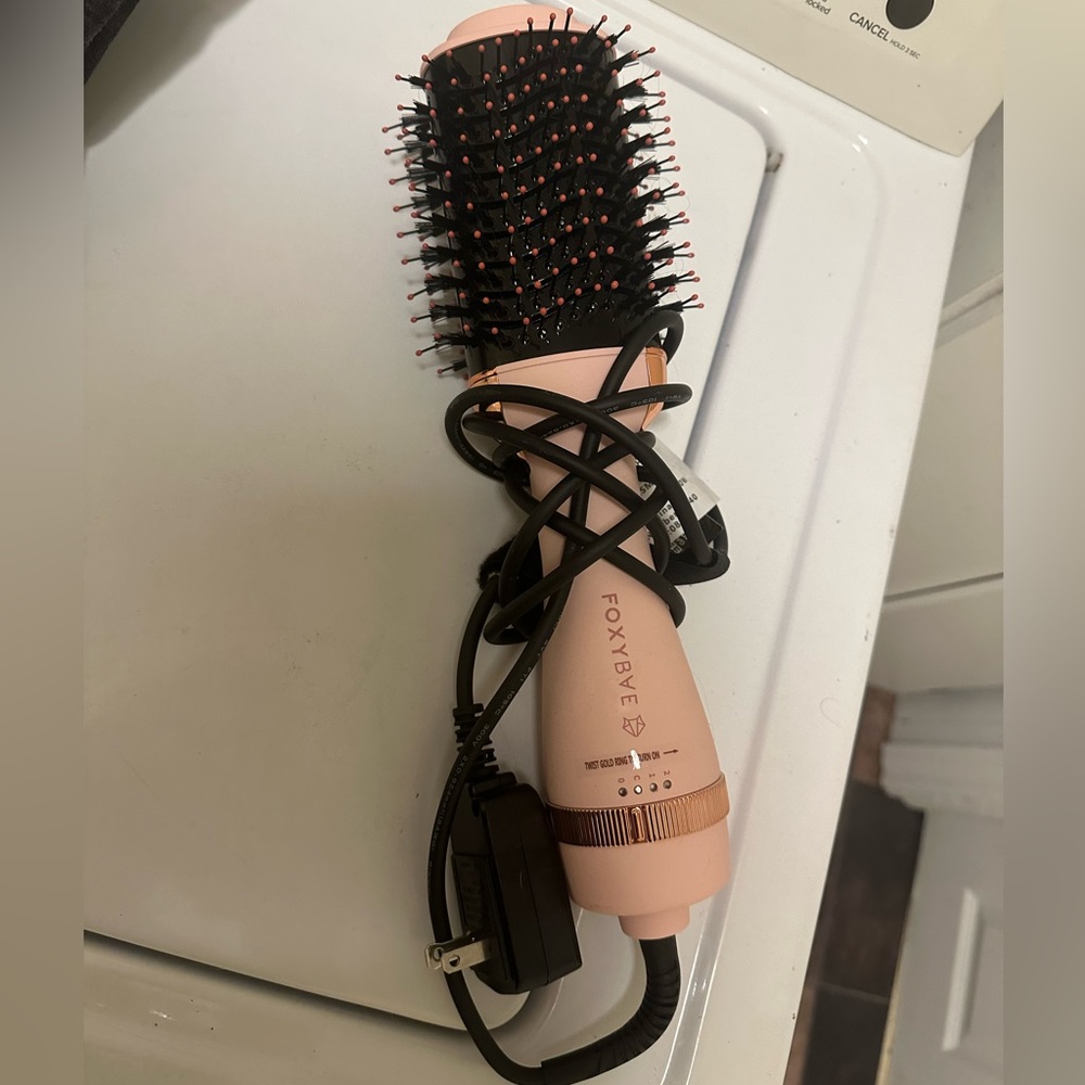 New foxybae blow out brush!